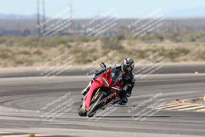 media/Jan-15-2026-Racers Edge (Thu) [[dfebeb70ab]]/3-B Group/Session 2 (Turn 11)/